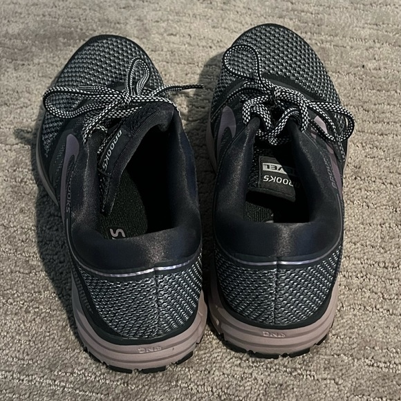 Brooks Revel Running Shoes 8.5 - Picture 4 of 8